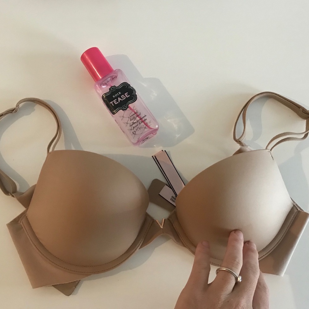 NWOT Simple but sexy pushup bra
